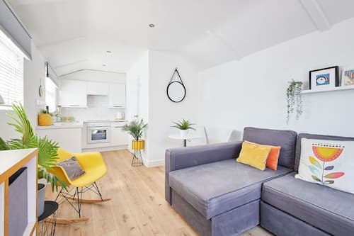 Host Stay Sunnyside Studio
