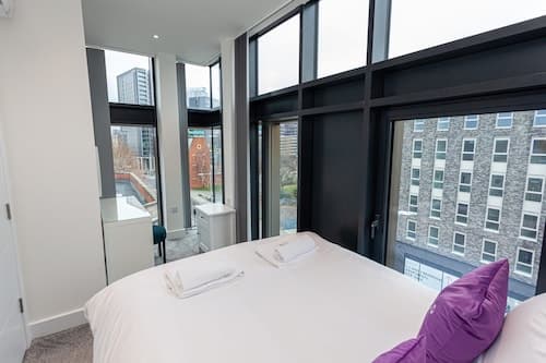 Spacious Two Bedroom Penthouse in MCR City Centre