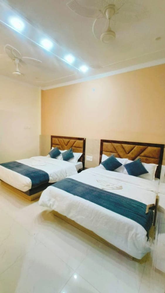 Goroomgo Prakash Residency Varanasi