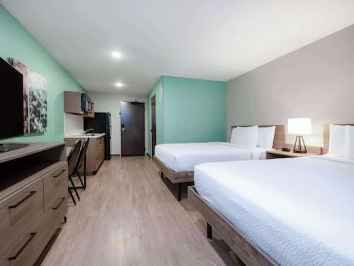 ECHO Suites Extended Stay by Wyndham Indianapolis AmeriPlex