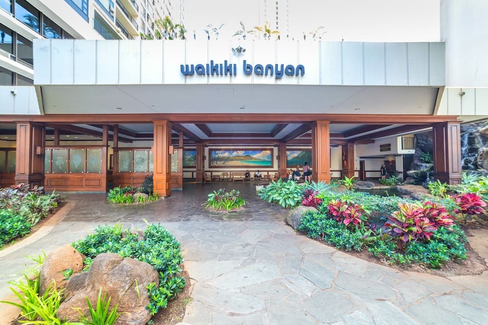 High Floor Mountain View with 2 Double Beds and Parking