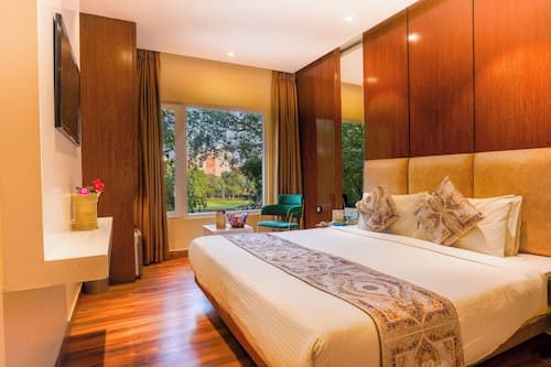 Hotel Golden Lagoon.