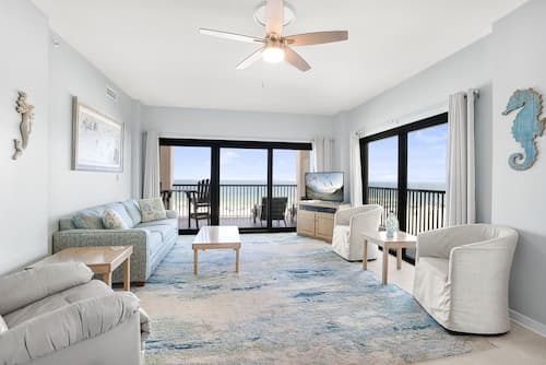 Palms 404- 4th Floor Corner Unit Beach