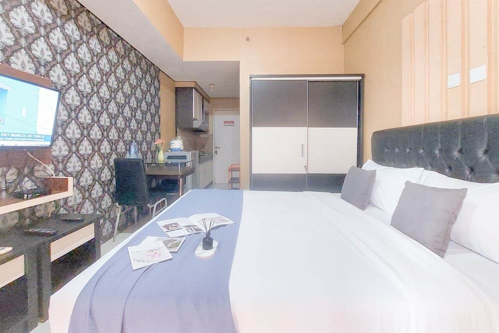 Best Place And Homey Studio Skylounge Tamansari Apartment