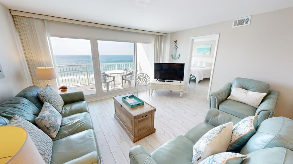 Beach House 503d 2 Bedroom Condo by RedAwning