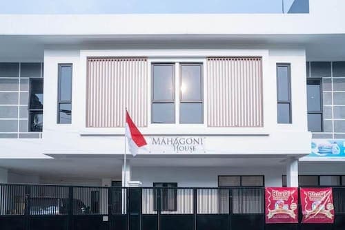 Hotel O Mahagoni House Syariah