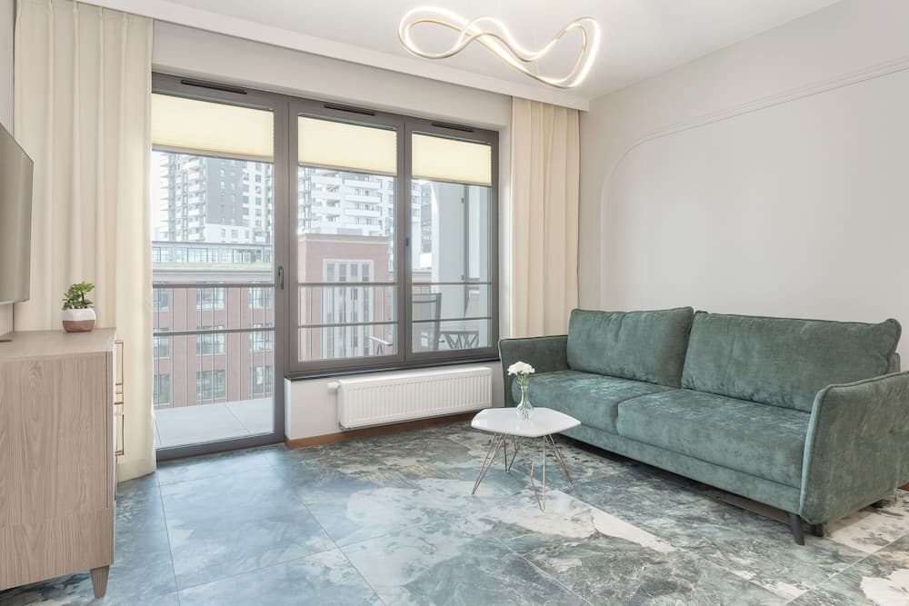 Elegant Apartment for 4 by Renters