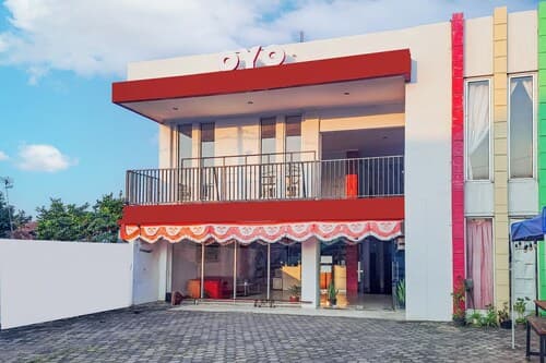 Hotel O Enggal Near Gor Saburai Formerly Hotel Pelangi