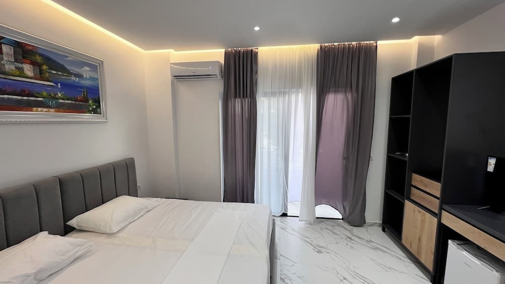 Lezet Hotel