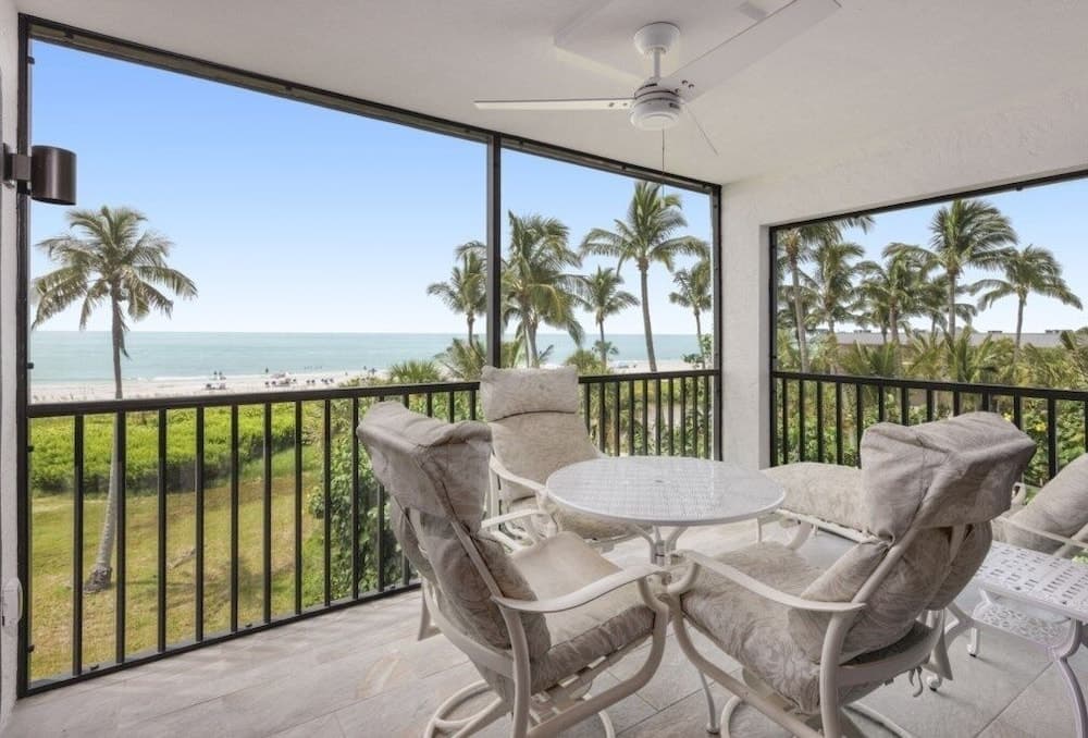 Pelicans Roost 301 2 Bedroom Condo by RedAwning