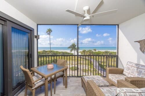 Pelicans Roost 205 2 Bedroom Condo by RedAwning