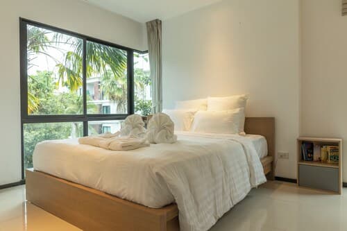 100mBeachfront gym Swimming Pools c100