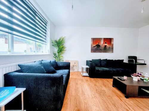 Bas Charming 3 Bedroom House