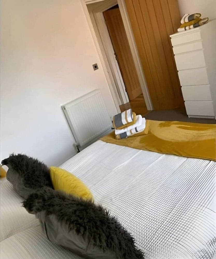 City Centre Duplex Sleeps 4 H1