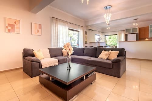 Phaedrus Living Moschato City Flat