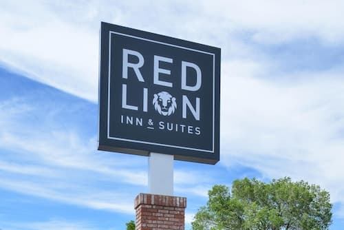 Red Lion Inn & Suites Adairsville