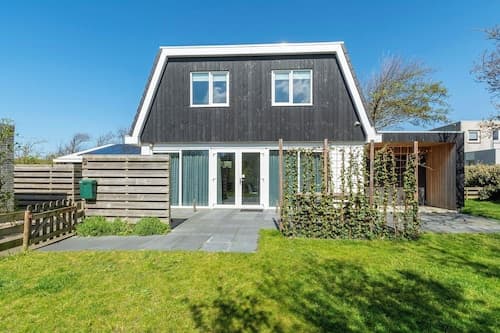 Holiday Home Callantsoog With Jacuzzi