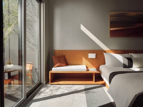 Frame Hotel - SoCo