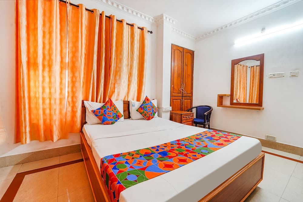 Fabexpress Majestic Inn