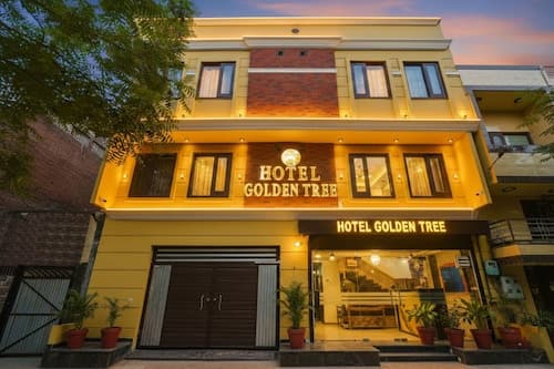 Fabhotel Golden Tree