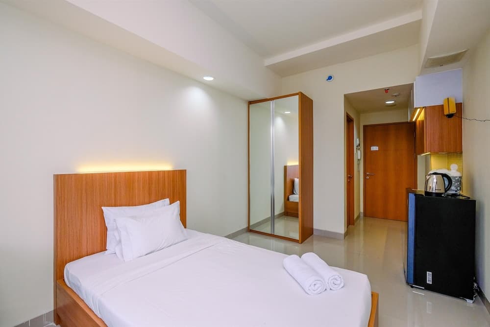 Comfy Studio At Evenciio Margonda Apartment