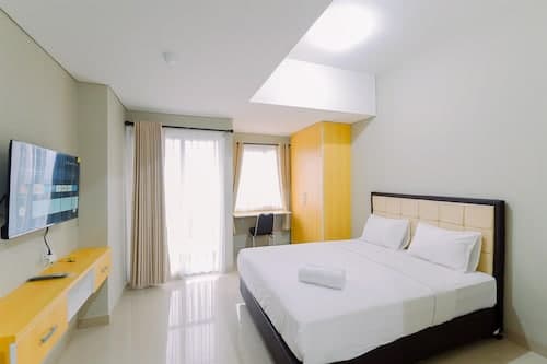 Homey Studio At Lrt City Sentul - Royal Sentul Park Apartment
