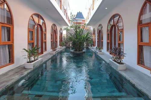 Yulaman Hotel