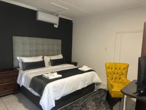 Room-busa House Self-catering Guest Hous