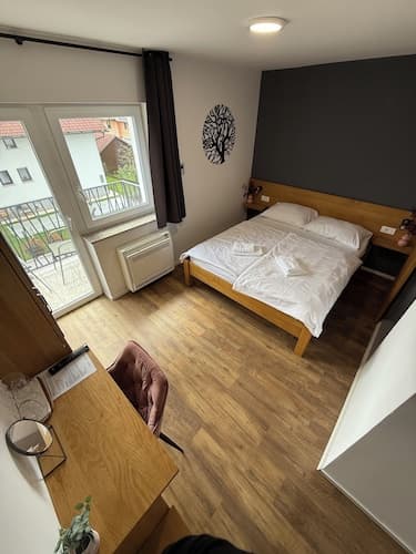 PJ Hotel Cerklje - 5min to Airport - Free Parking