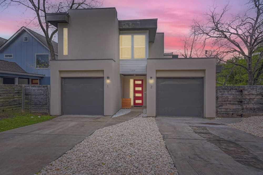 Off The Hook Austin + Chic 2Br Retreat + Firepit
