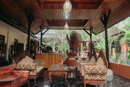 Rai Wood Carver and Homestay
