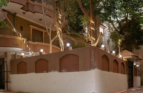 Pyramids Lodge