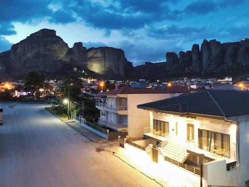 Tsikaris Guesthouse