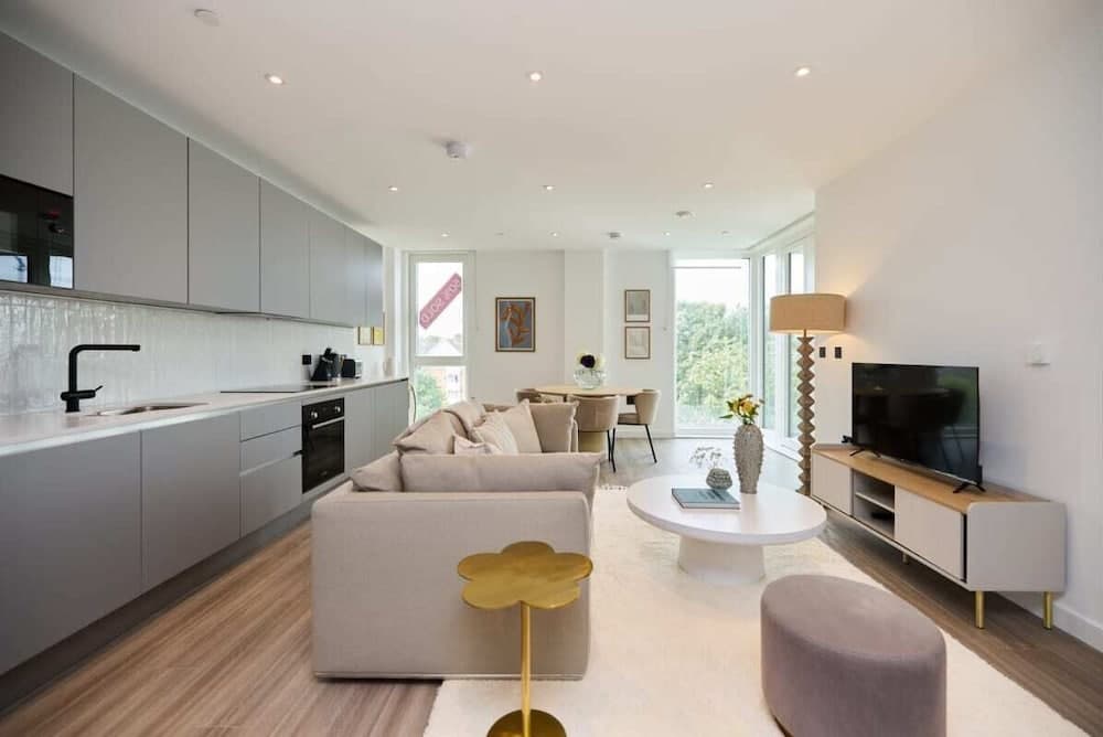 The Tottenham Scenery - Elegant 2bdr Flat With Balcony