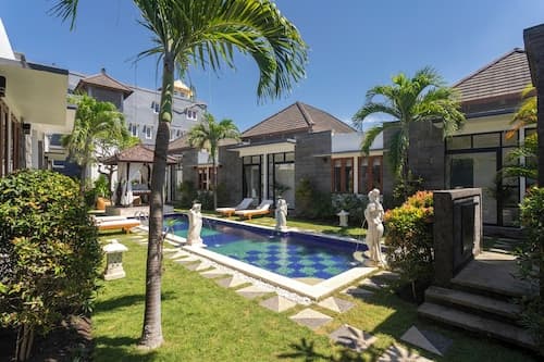 Emy Sanur