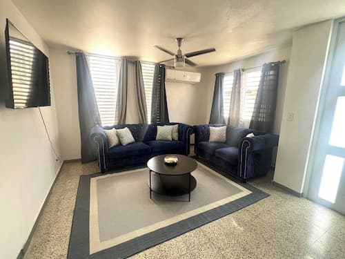 Stylish Remodeled 3BR With Pool,parking Near Airport & Beaches