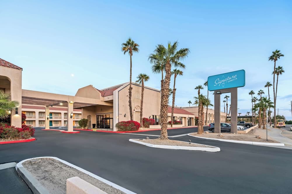 Signature Inn Indio I-10