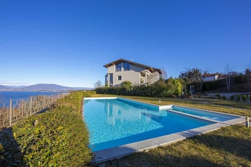 Suite on The Lake in Meina