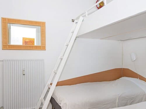 6 Person Holiday Home on a Holiday Park in Glesborg