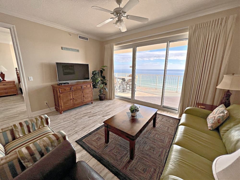 Regency Isle 704