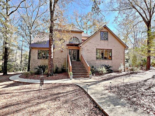 Daphne River Villa