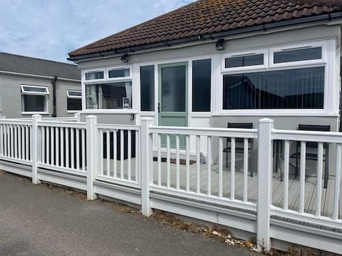 Seasideescape-2br-sleeps4-parking-petsok-fireplace