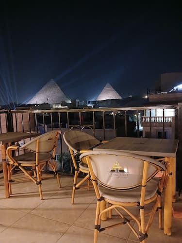 Pyramids way inn