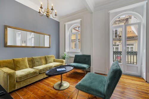 Central 1-Bed W/ River Views Great For D Nomads & R Workers