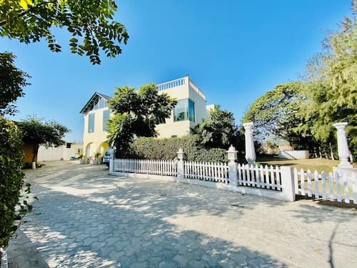 Spring Gardens And Farmstay