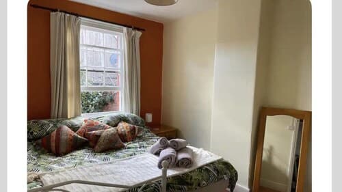 Glastonbury 2-bed House, Sleeps 6 & Pet Friendly