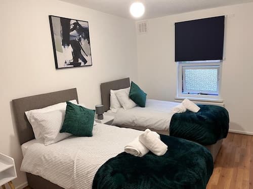 Hive Stays Close to Abbeywood Free Parking Wifi