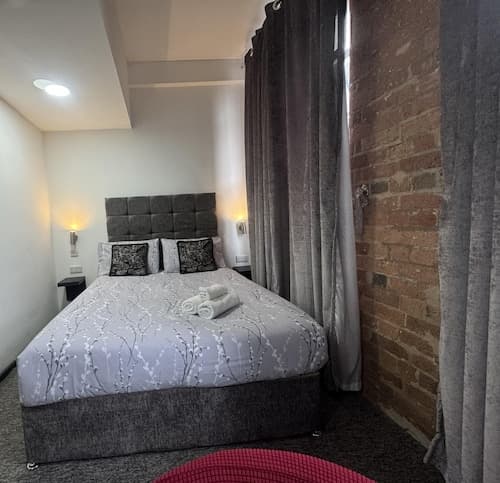 Studio - Sleeps 2 - Parking - Wifi