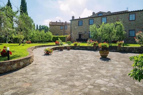 Borgo Collelungo, Apartments in Montaione