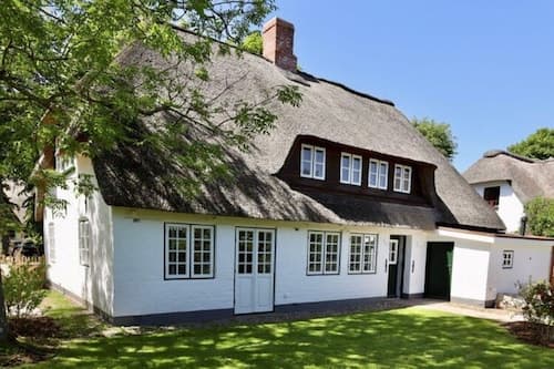 Kapteins Huus Apartment for 4 Personen in Nieblum